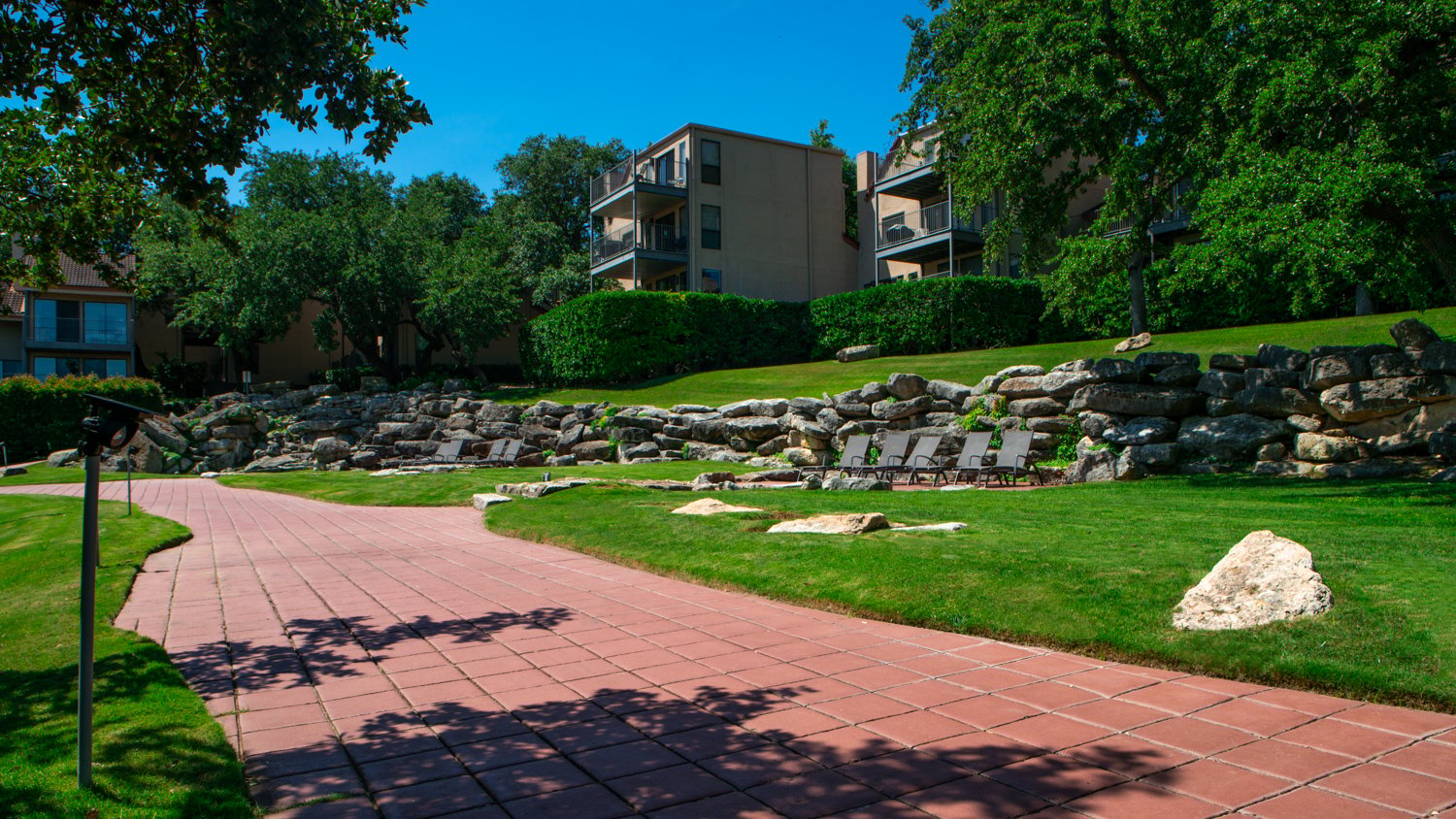 Commercial property with retaining wall to control erosion