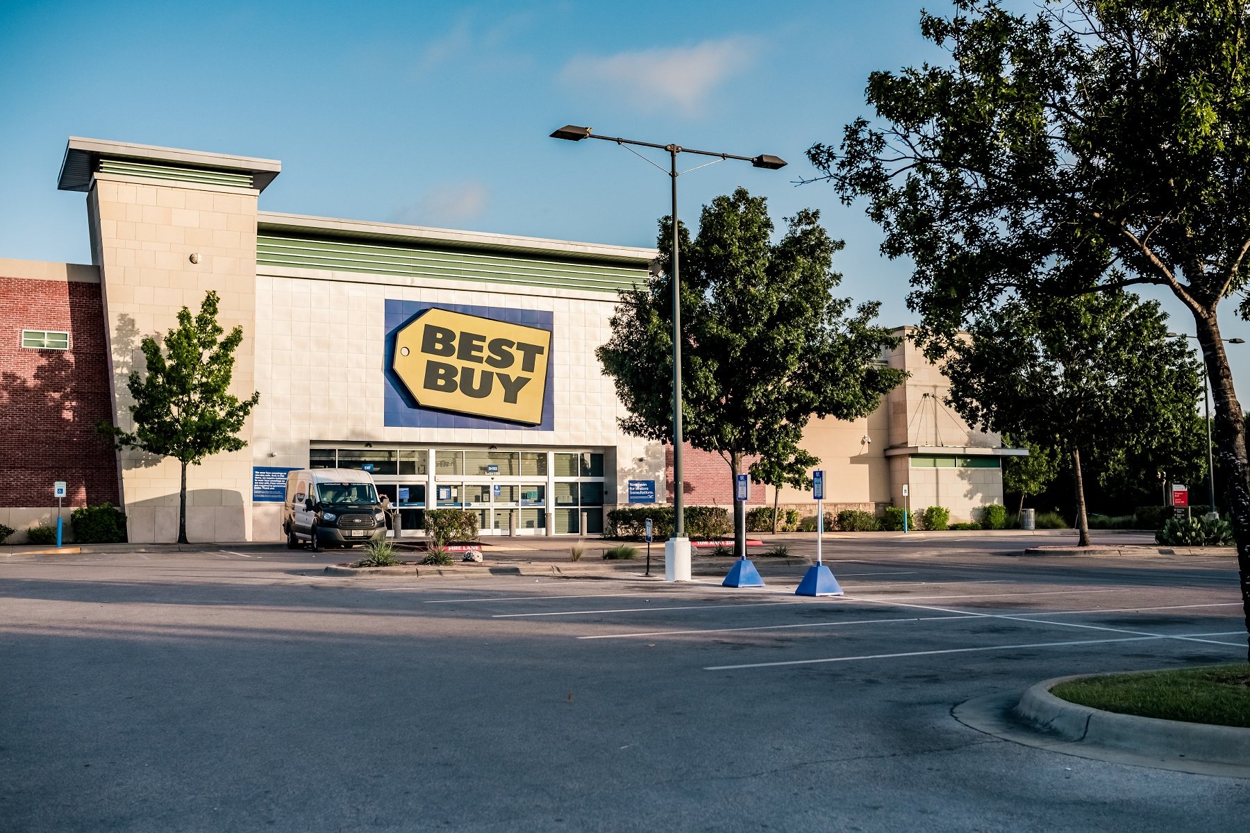 commercial-parking lot-Best Buy-shopping center
